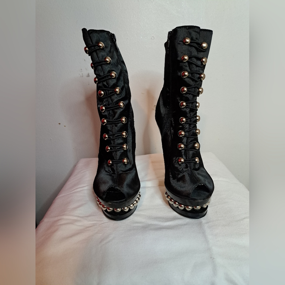 NWOT booties